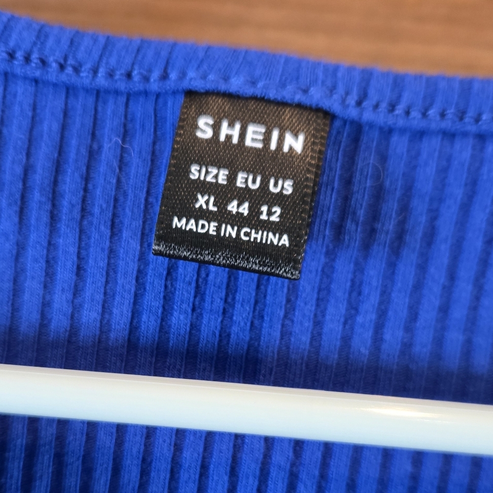 Shein, Women's size XL, Cropped Top, Blue, Never Worn, Perfect Shape - Picture 2 of 4